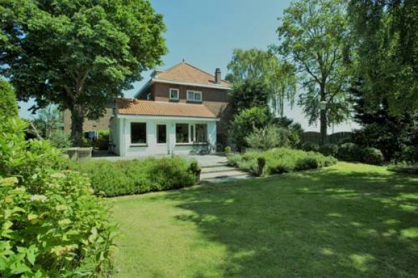Hotel Beautiful Monumental Villa with Large Garden in Lisse