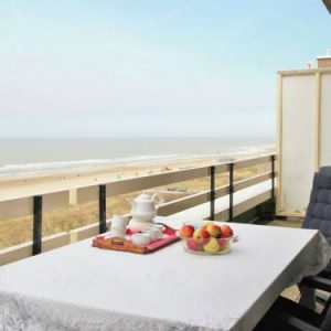 Aan het strand in Egmond aan Zee