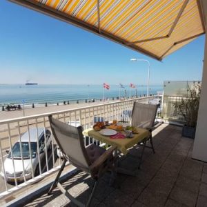 APARTMENT BY THE SEA bed by the sea in Vlissingen