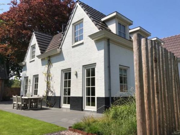 Spacious House near Coast and City in De Kieviet