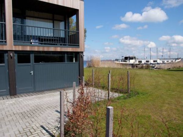 Apartment Aan de Friese Meren in Langweer