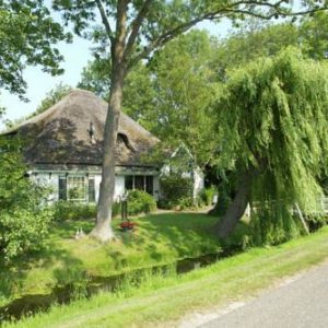 Apartment Harrekidee in Sint Maartensbrug