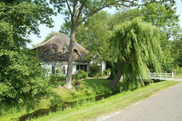 Apartment Harrekidee in Sint Maartensbrug