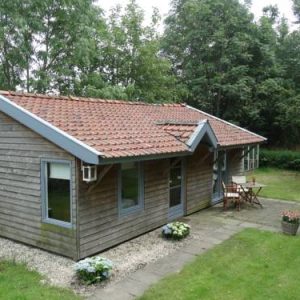 Charming cottage near the Rhine in Hazerswoude-Rijndijk