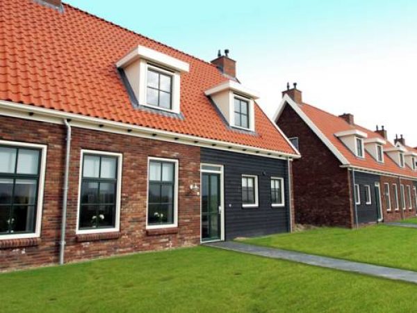 Holiday Home Charming Beveland Kindervilla in Colijnsplaat