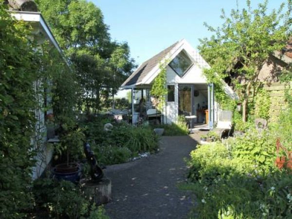 Holiday home Atelier Westfriesedijk in Krabbendam