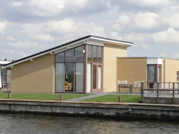 Holiday home De Lemmer 43 in Lemmer