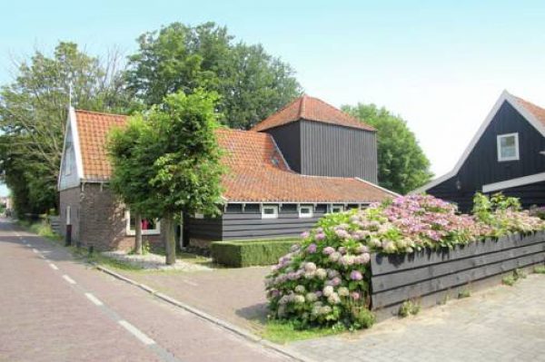 Holiday home Paradijs aan t Water in Grootschermer