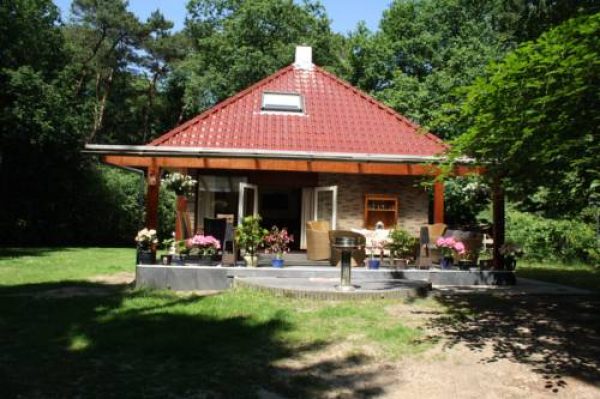 Landhuis "Op de Heugte" in Norg