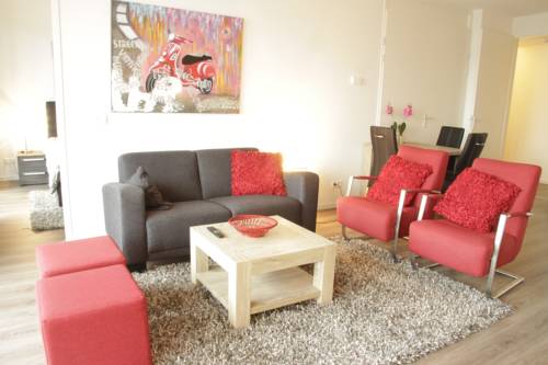 570 Calypso Centre Apartment with Private Parking *Non Smoking* in Rotterdam