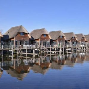 Nautic Rentals - Watervilla's Zuiderhoeve in De Heen