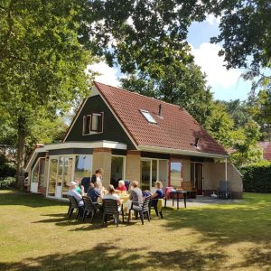 Tidy house with garden, close to De Lemelerberg