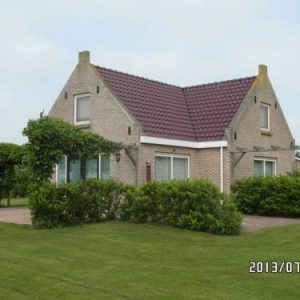 Holiday home Recreatiepark De Friese Wadden 2 in Tzummarum