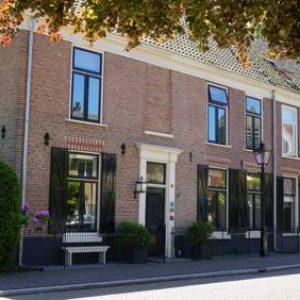 Room One-Twenty-One in Naarden