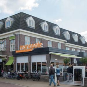 Beach Hotel - Bar & Kitchen Monopole in Harderwijk